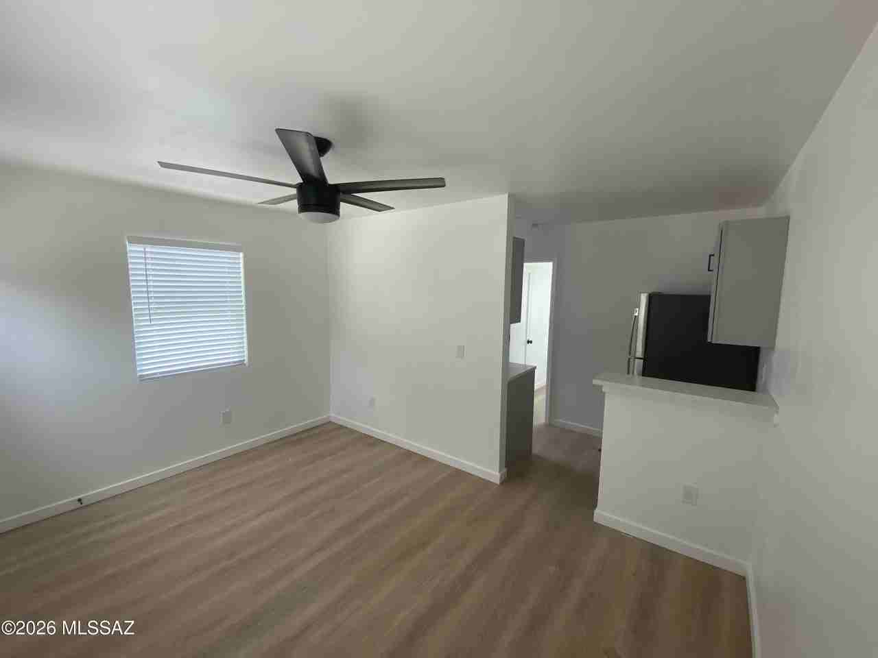1030 E Lee St #8 - Photo 3 of 10
