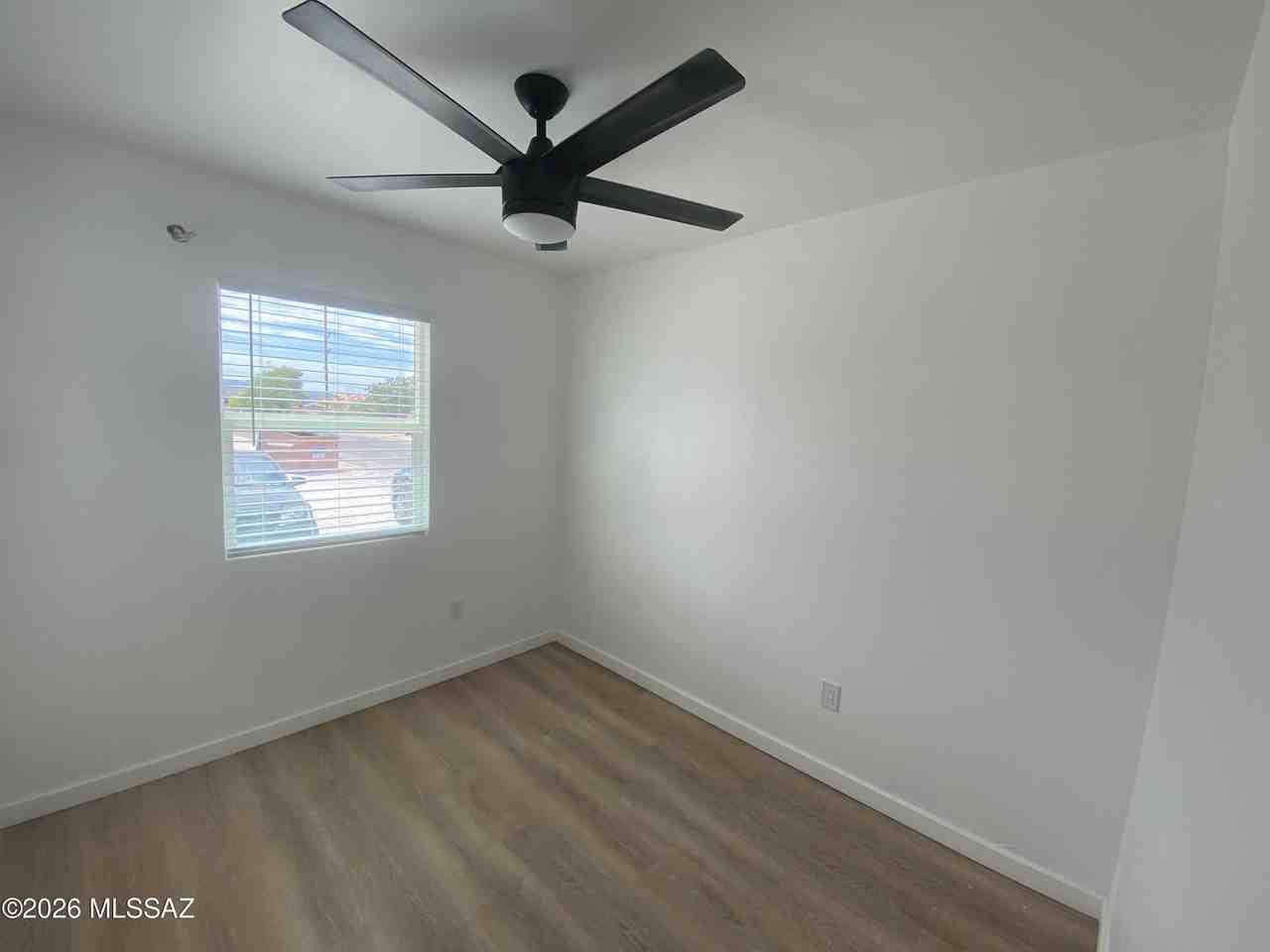 1030 E Lee St #8 - Photo 6 of 10