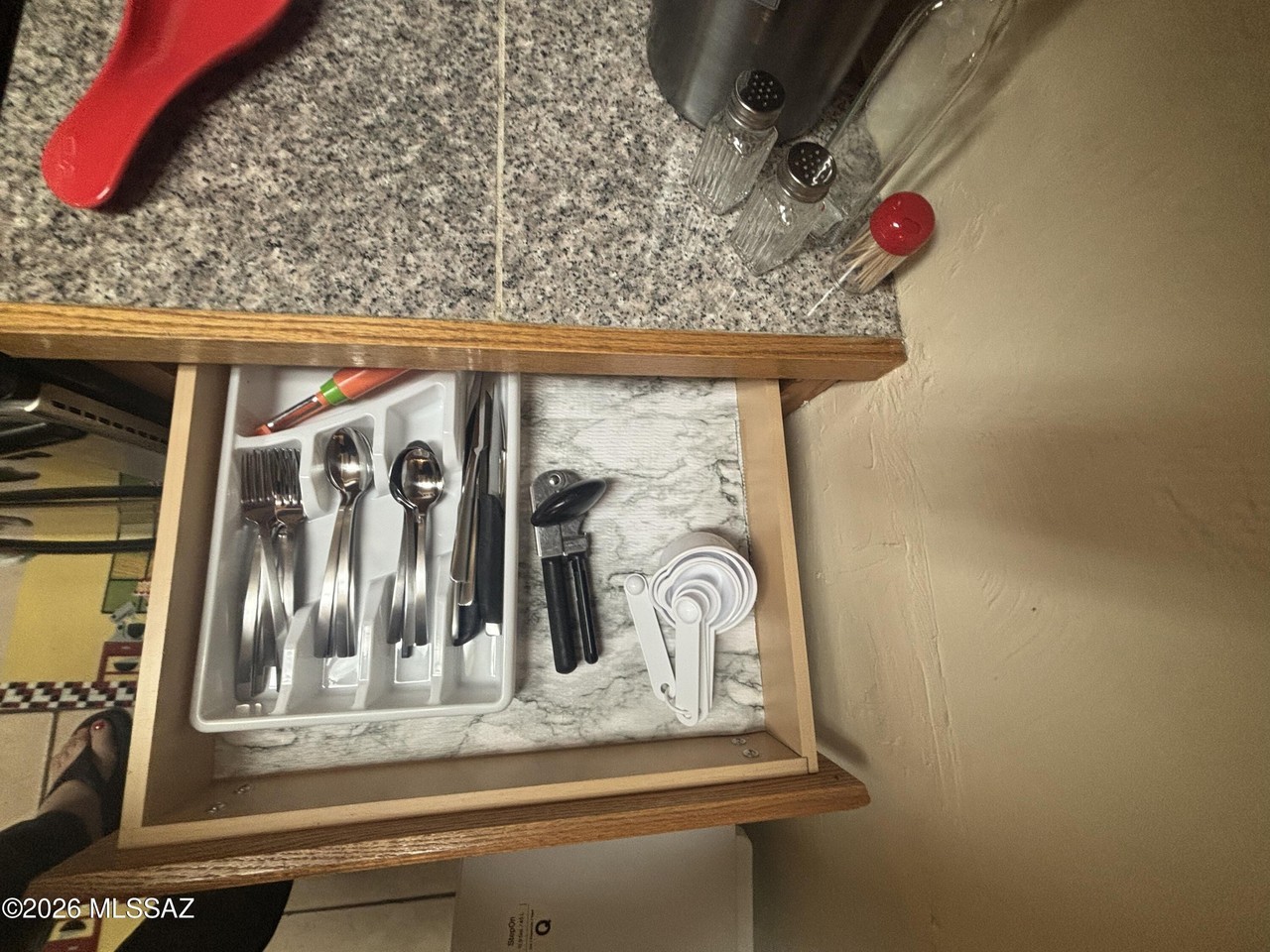 931 N Euclid Ave #122 - Photo 7 of 22