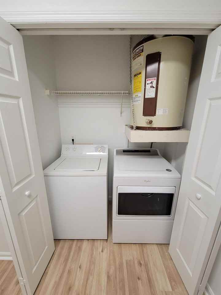 1100 Greentree Ct #J - Photo 6 of 14