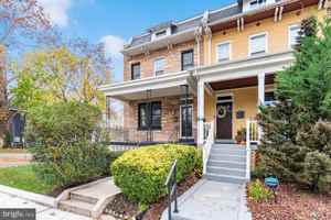 featured image of 900 Madison St Nw #B