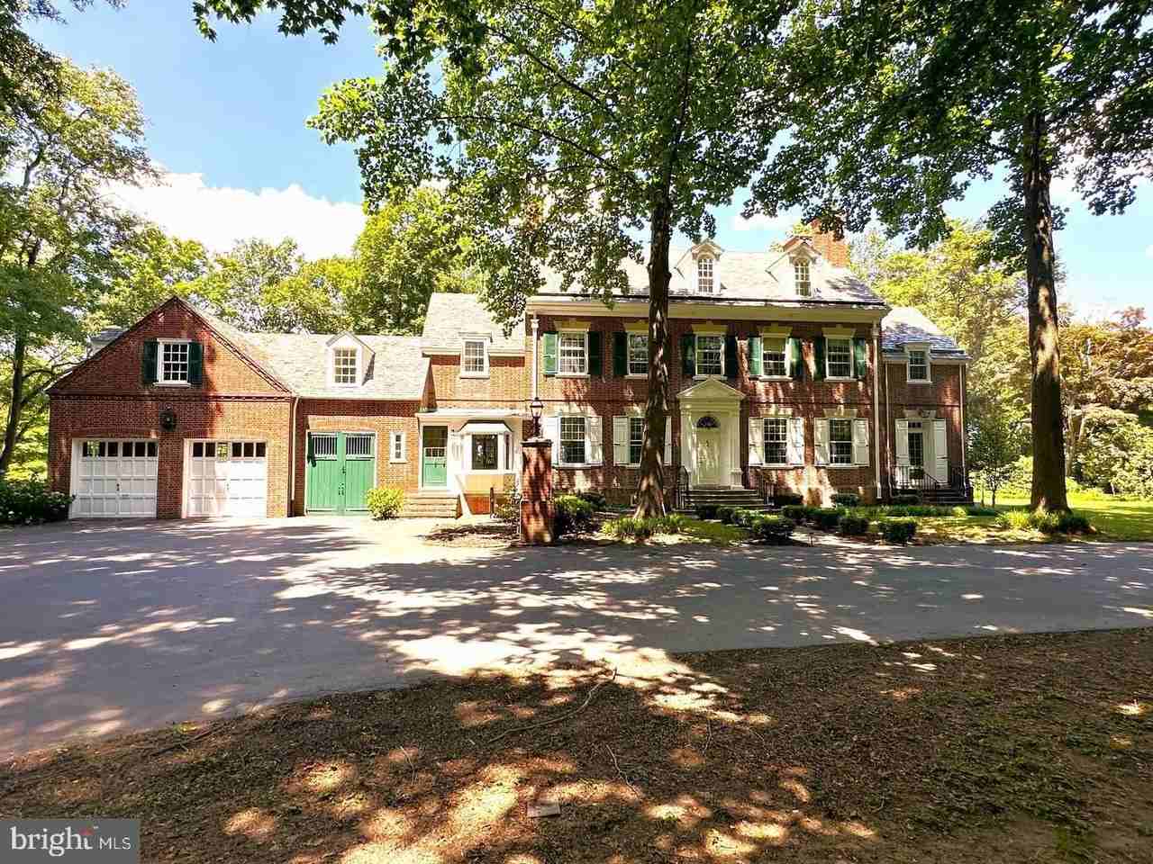 233 Walker Rd - Photo 2 of 42