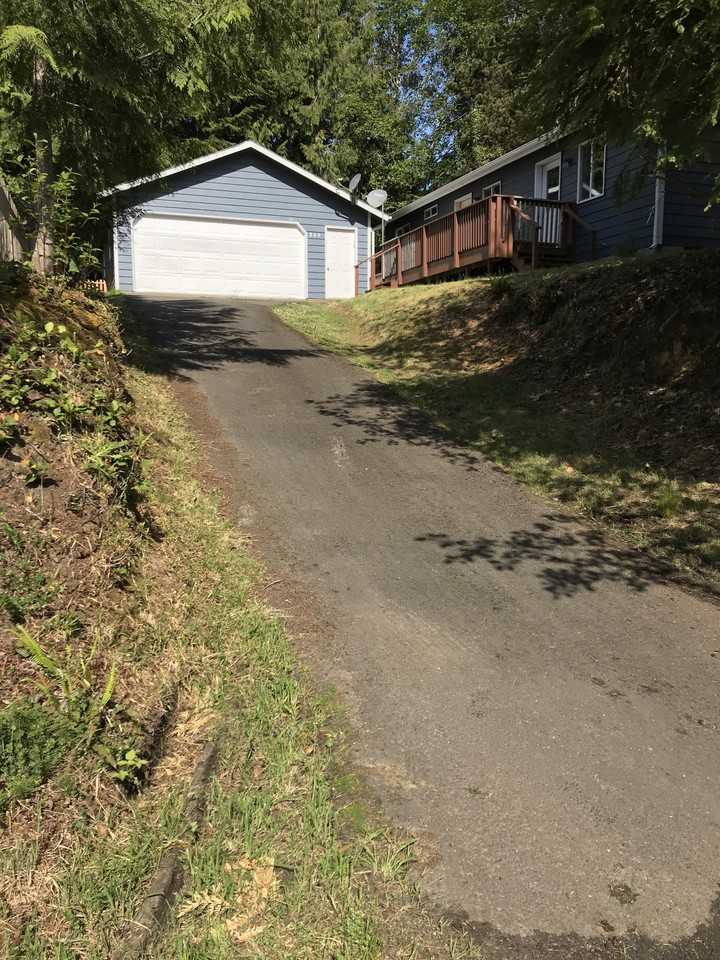 860 Sw Dolores Dr #1 - Photo 3 of 33