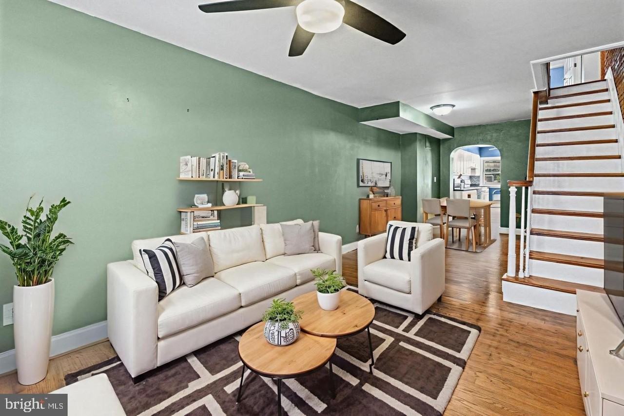 1456 Andre St - Photo 2 of 26