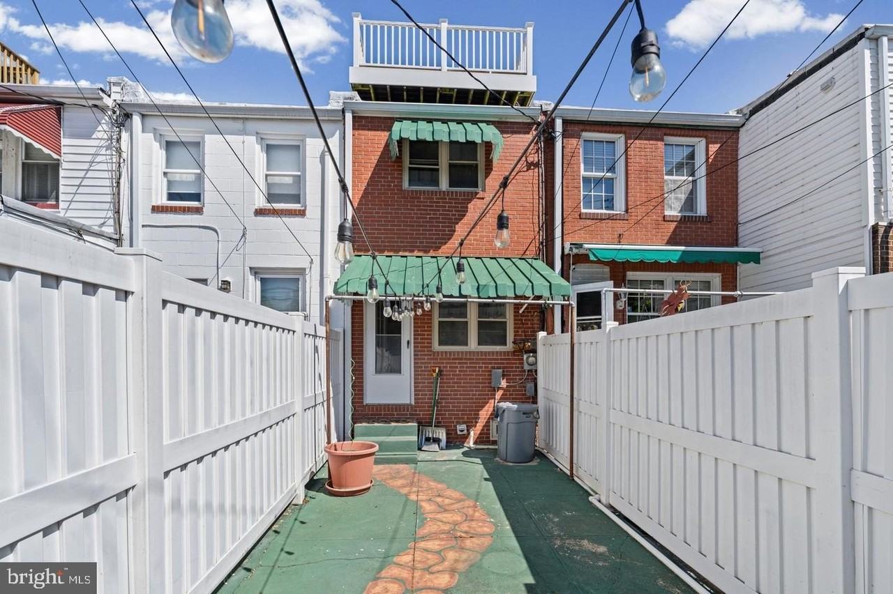 1456 Andre St - Photo 4 of 26