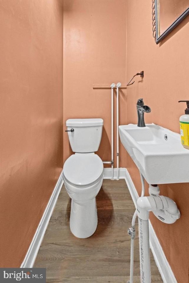 1456 Andre St - Photo 5 of 26