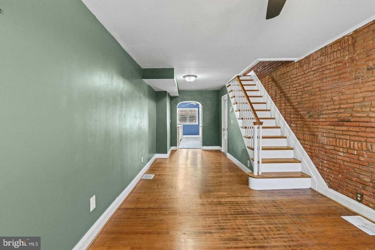 1456 Andre St - Photo 6 of 26