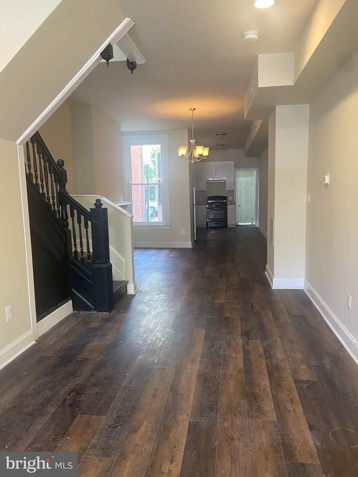 2720 Parkwood Ave - Photo 4 of 12