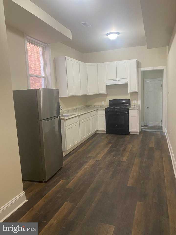 2720 Parkwood Ave - Photo 6 of 12