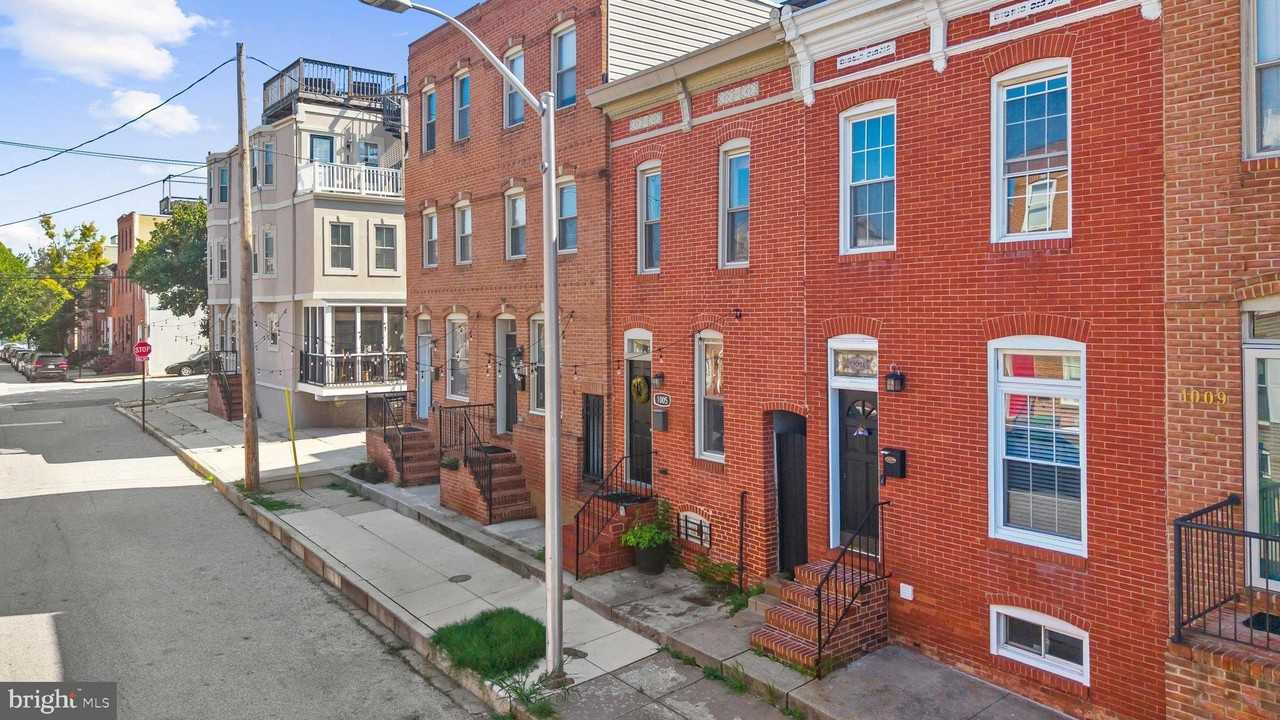 1005 S Baylis St - Photo 2 of 47