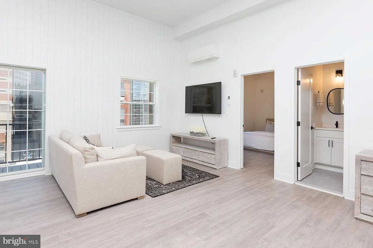 211 Saint Paul St #202 - Photo 6 of 10
