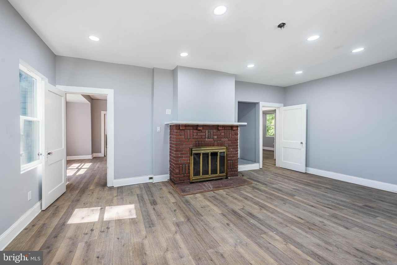 10 S Belle Grove Rd - Photo 3 of 26