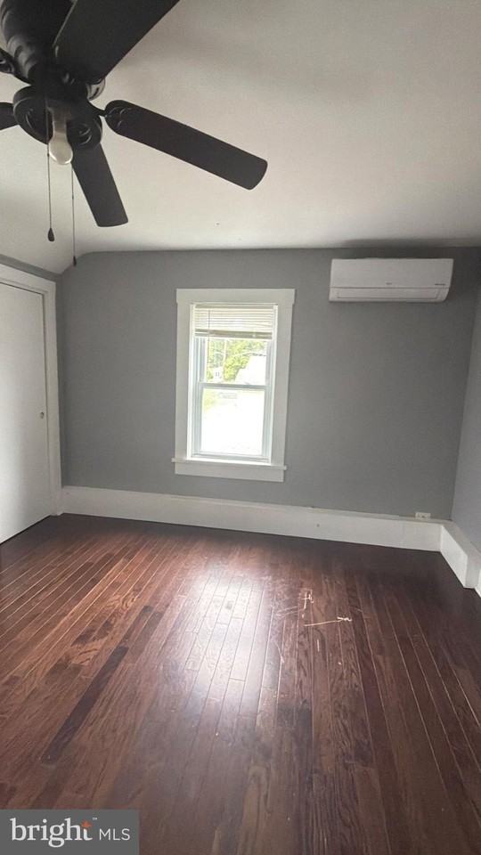 532 Susquehana Ave - Photo 4 of 16