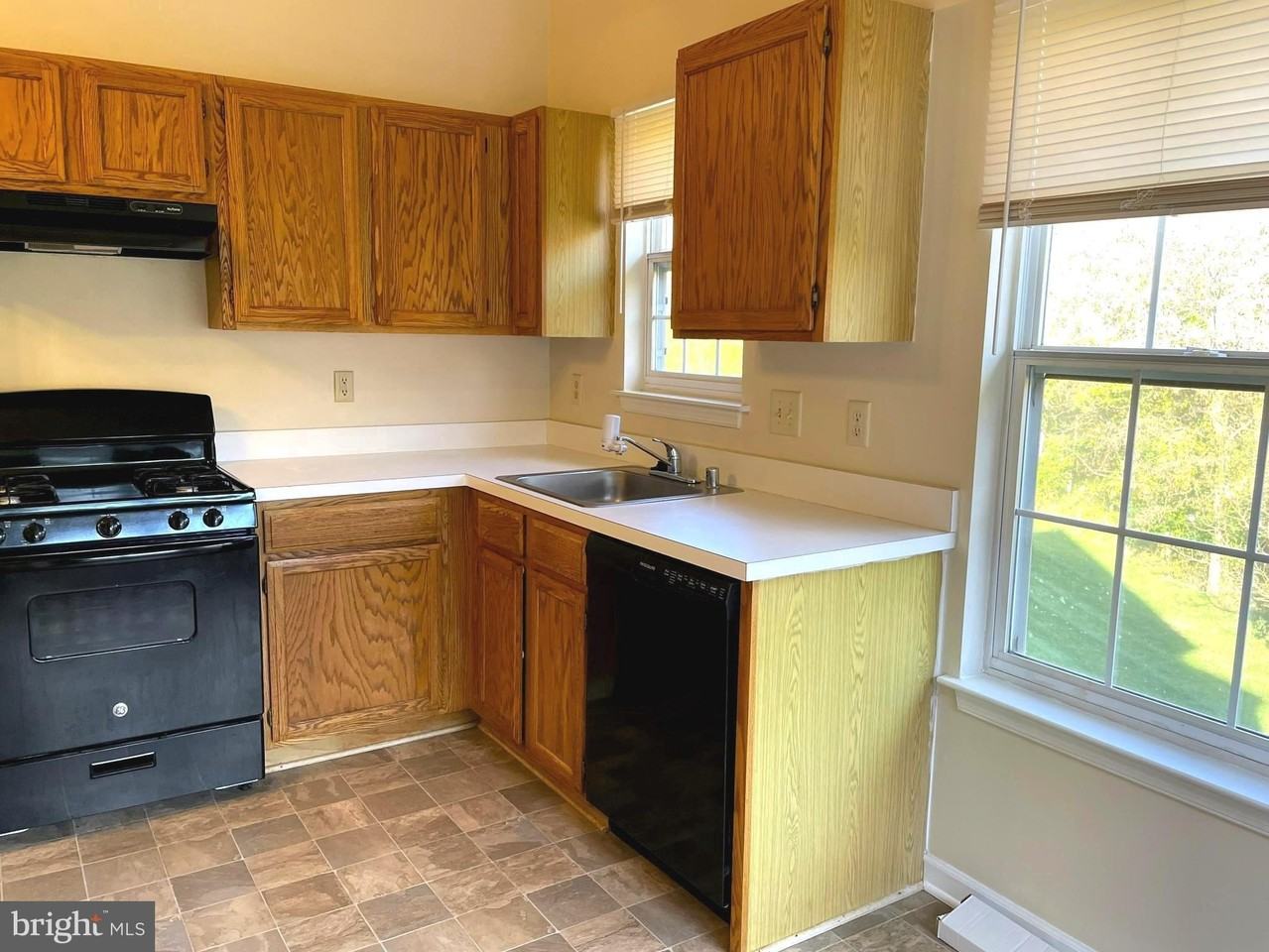 303 Tall Pines Ct Apt L #11 - Photo 6 of 26