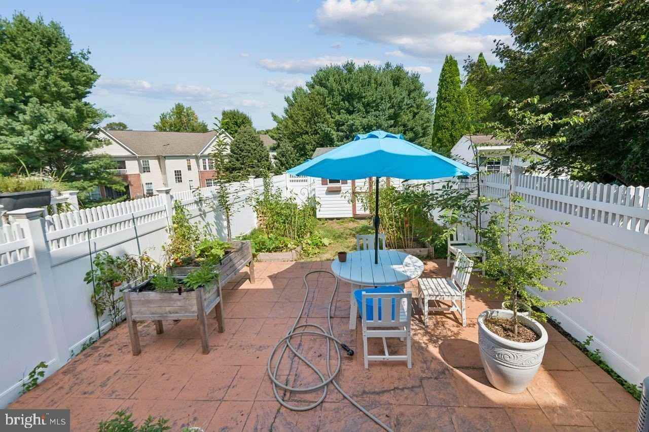 232 Mary Jane Ln - Photo 6 of 38
