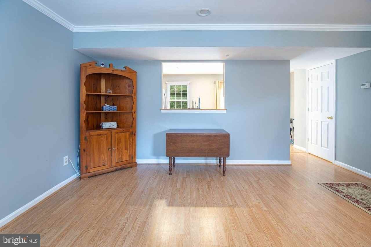 205 GLEN Terrace - Photo 6 of 20