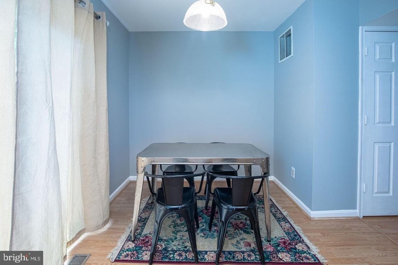 205 GLEN Terrace - Photo 7 of 20