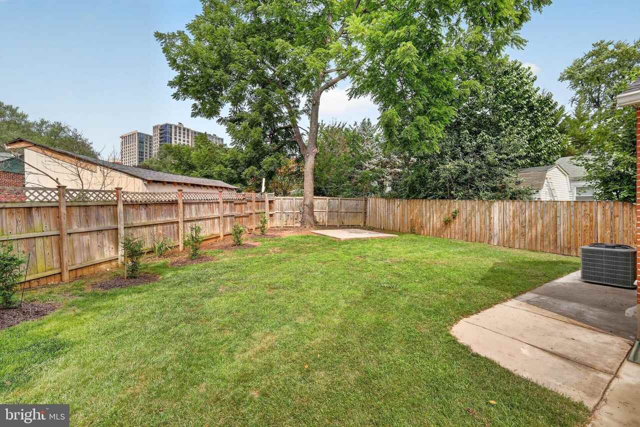 11102 Bucknell Dr - Photo 4 of 29