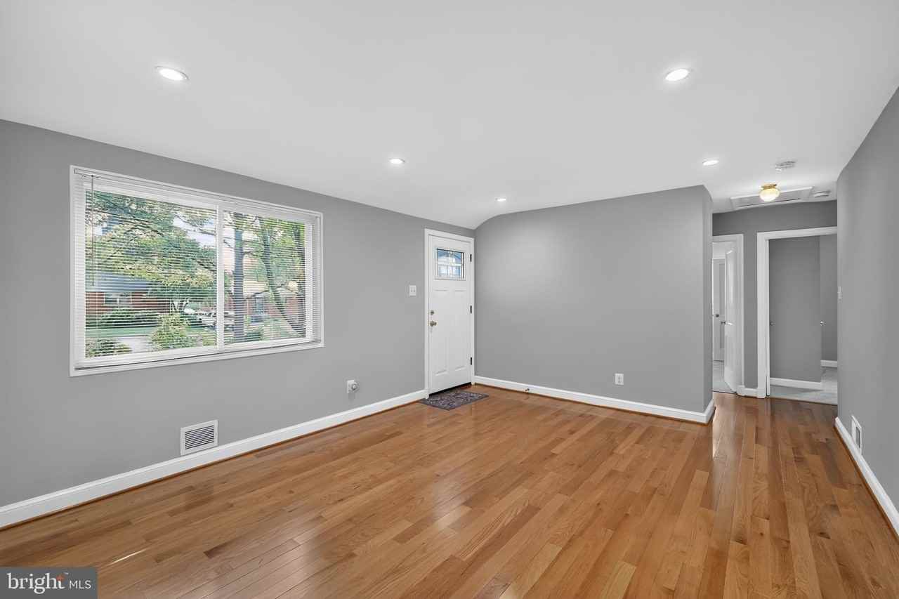 11102 Bucknell Dr - Photo 6 of 29