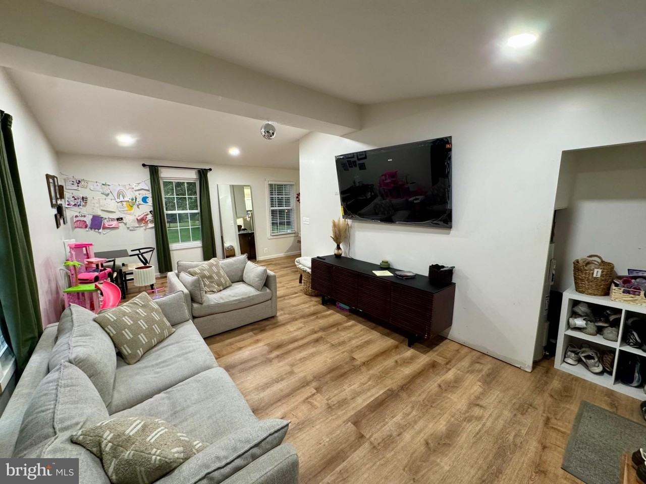 24712 Etchison Dr - Photo 4 of 17