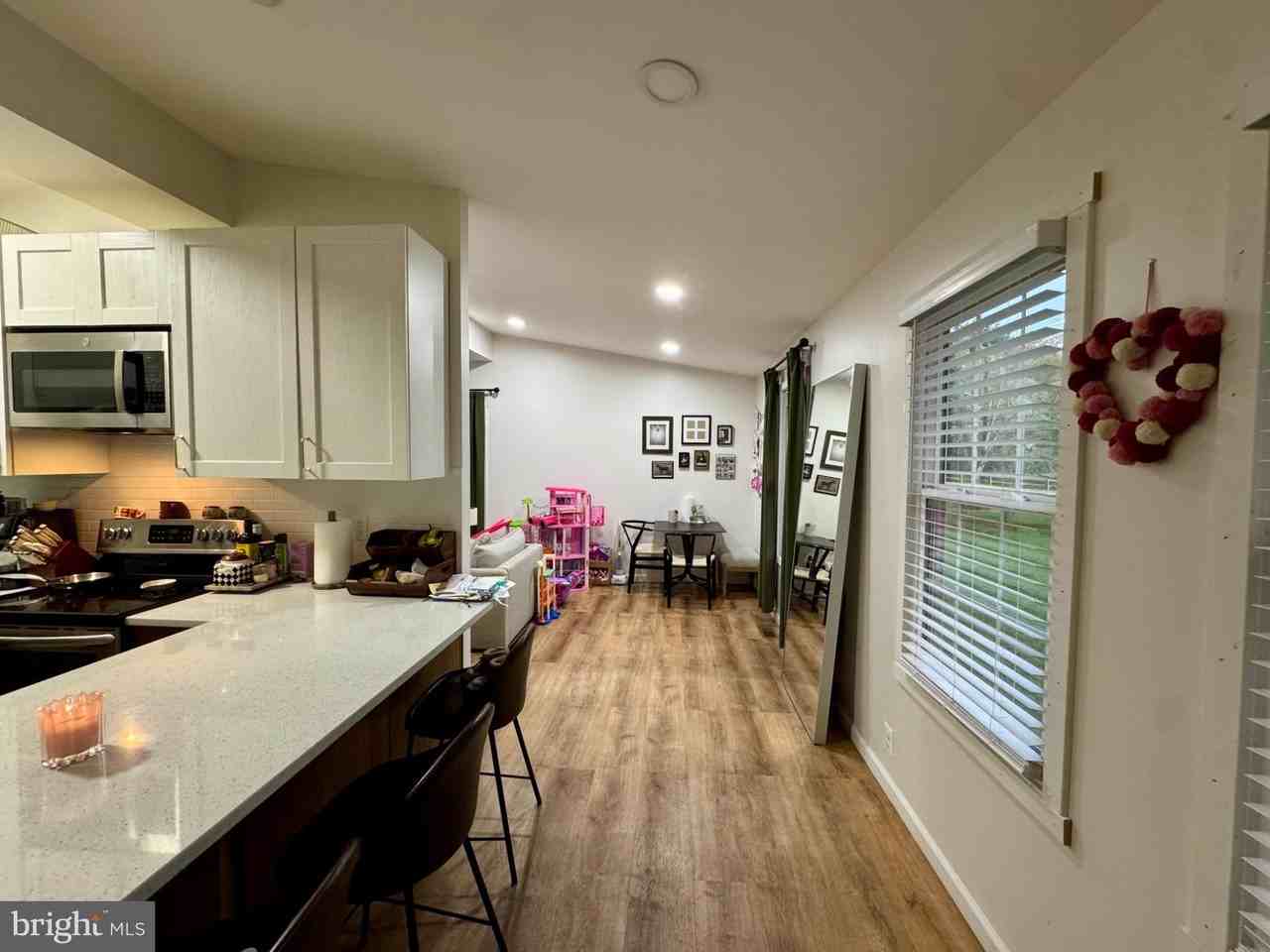 24712 Etchison Dr - Photo 5 of 17