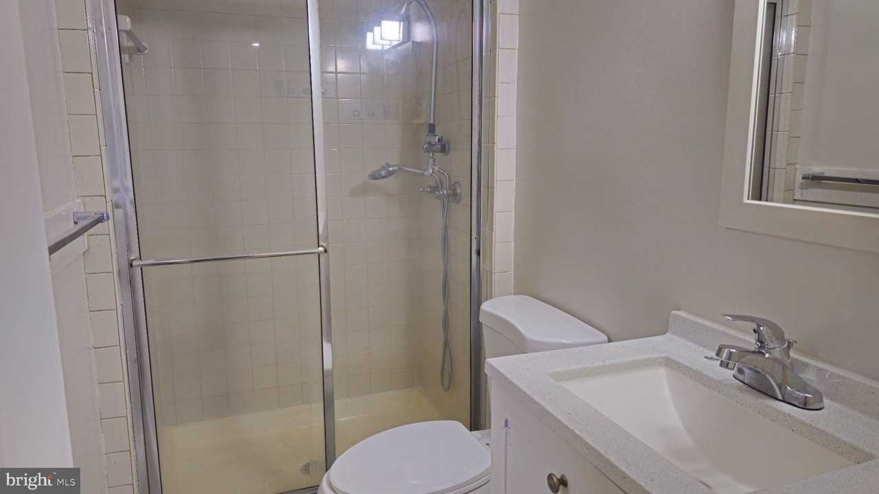 12304 Melling Ln - Photo 7 of 43