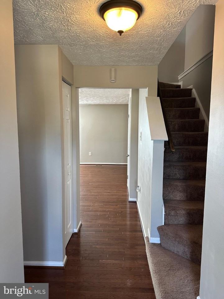 15411 Norwalk Ct - Photo 3 of 24