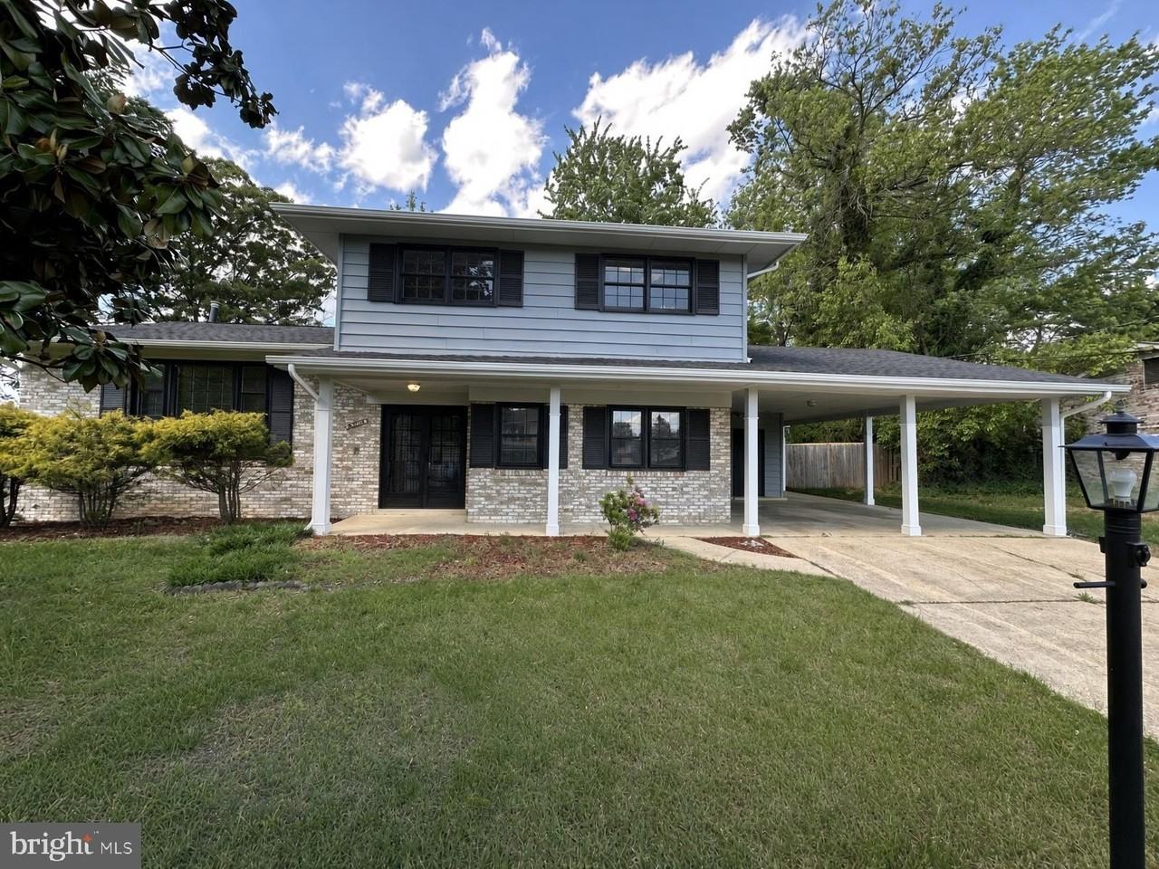 4904 Shopton Dr - Photo 3 of 50