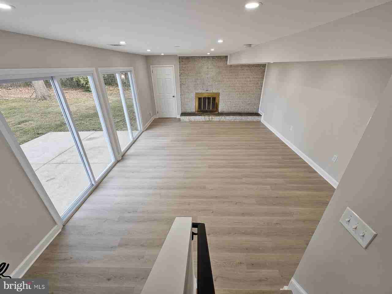 4904 Shopton Dr - Photo 7 of 50