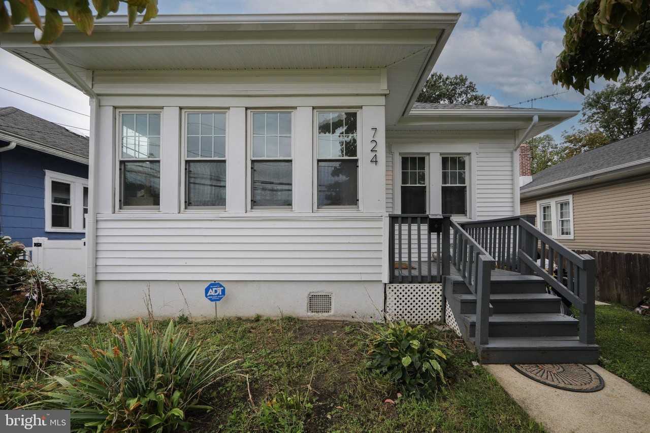 724 Willitts Ave - Photo 3 of 7
