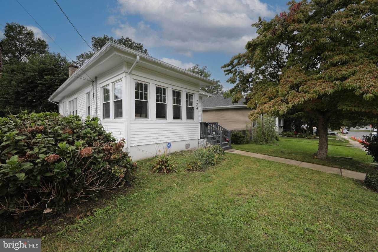 724 Willitts Ave - Photo 7 of 7