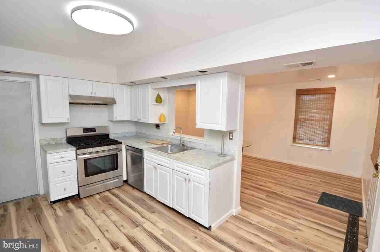 1826 Edgewood Pl - Photo 5 of 15