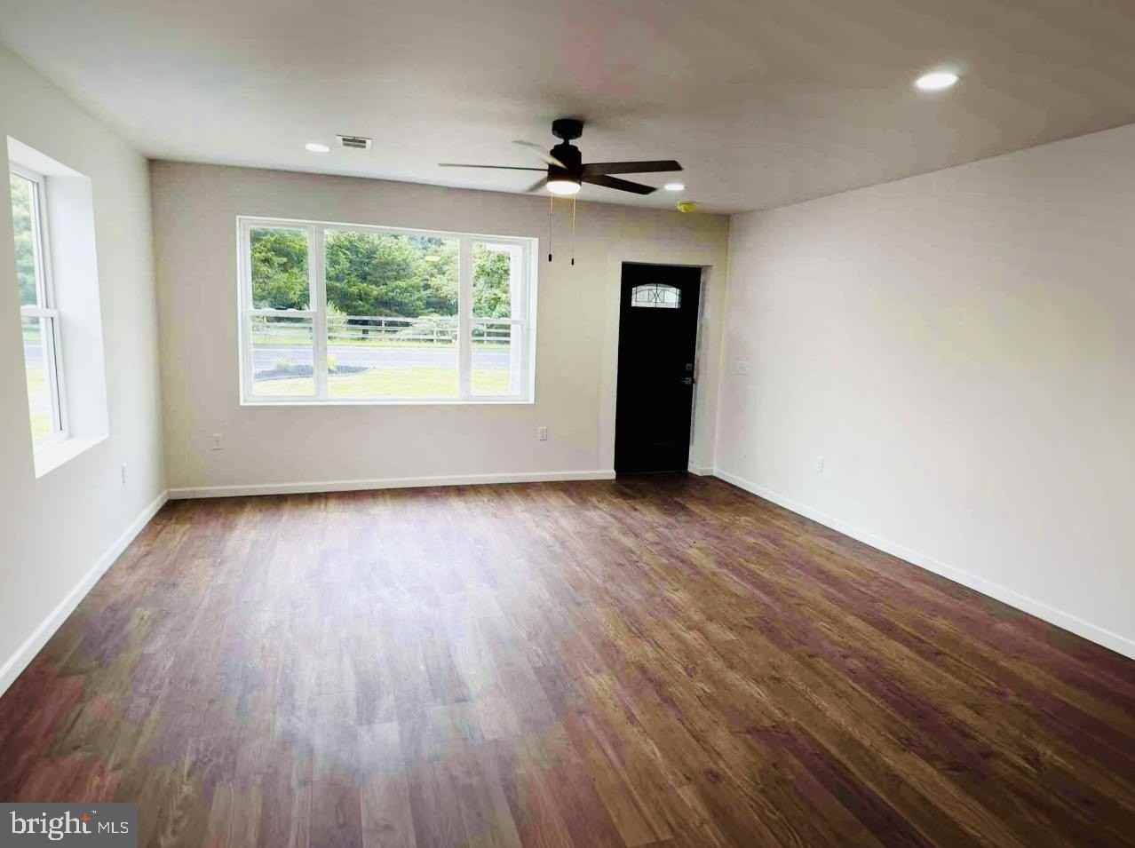 1193 Gershal Ave - Photo 2 of 3
