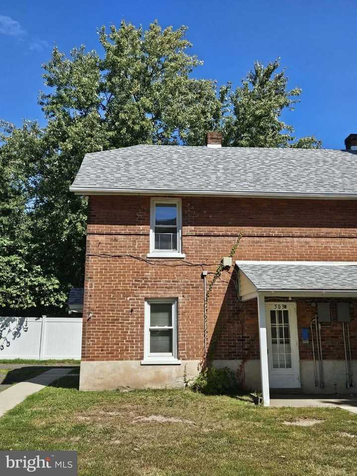 501 W Callowhill St #503B - Photo 2 of 10