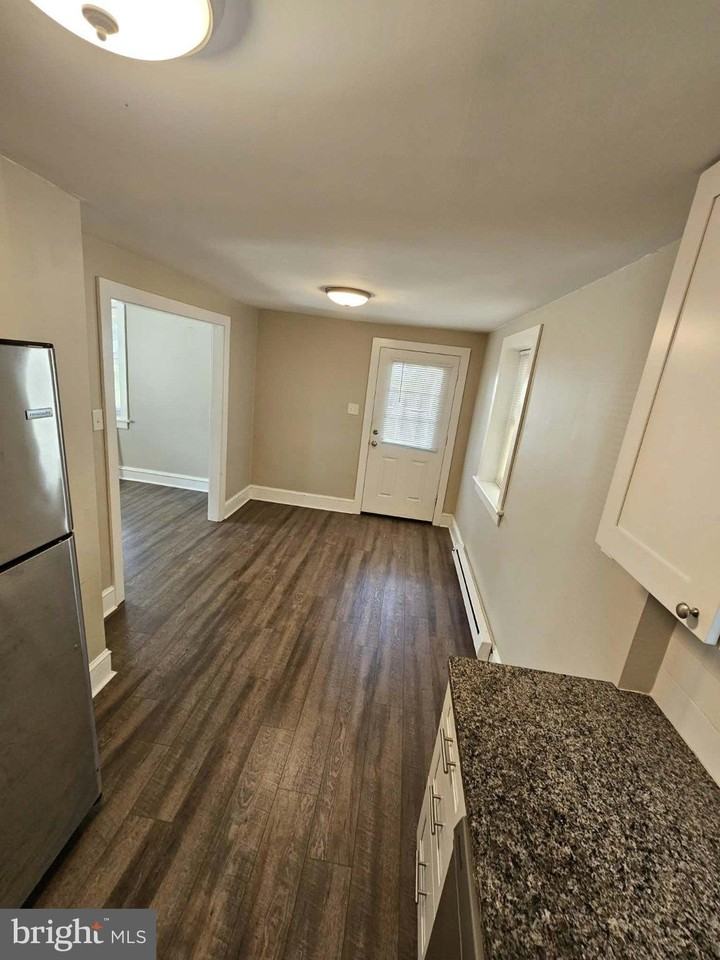 501 W Callowhill St #503B - Photo 6 of 10