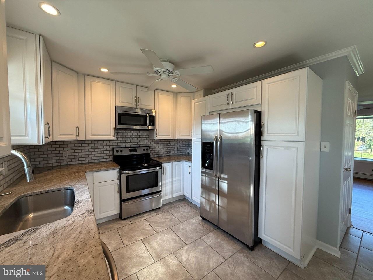 1540 Broadrun Rd - Photo 2 of 15