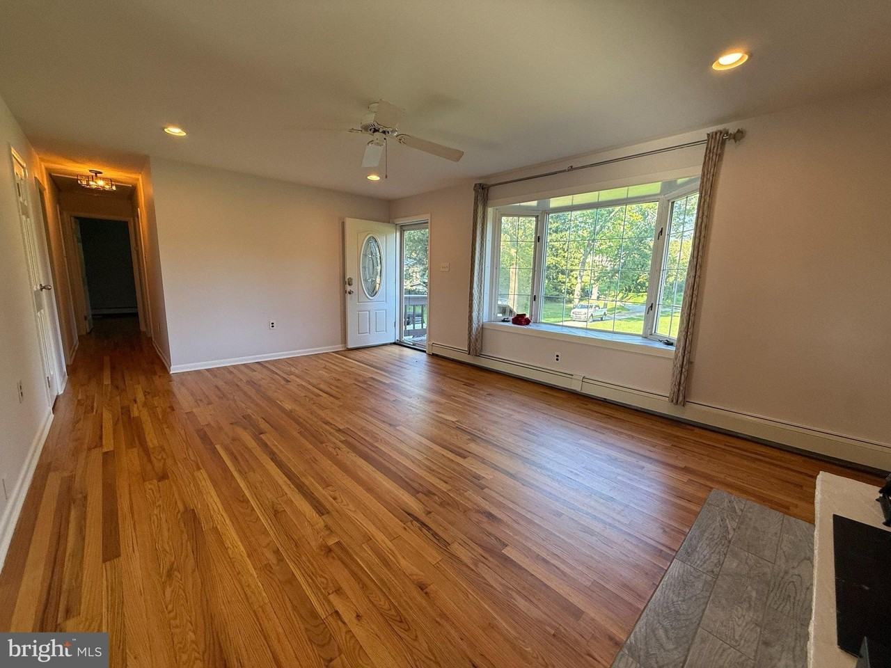 1540 Broadrun Rd - Photo 3 of 15