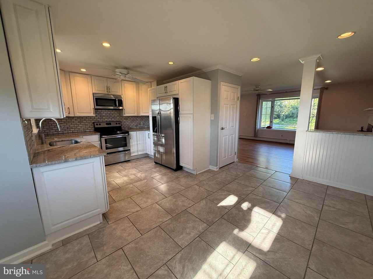 1540 Broadrun Rd - Photo 5 of 15