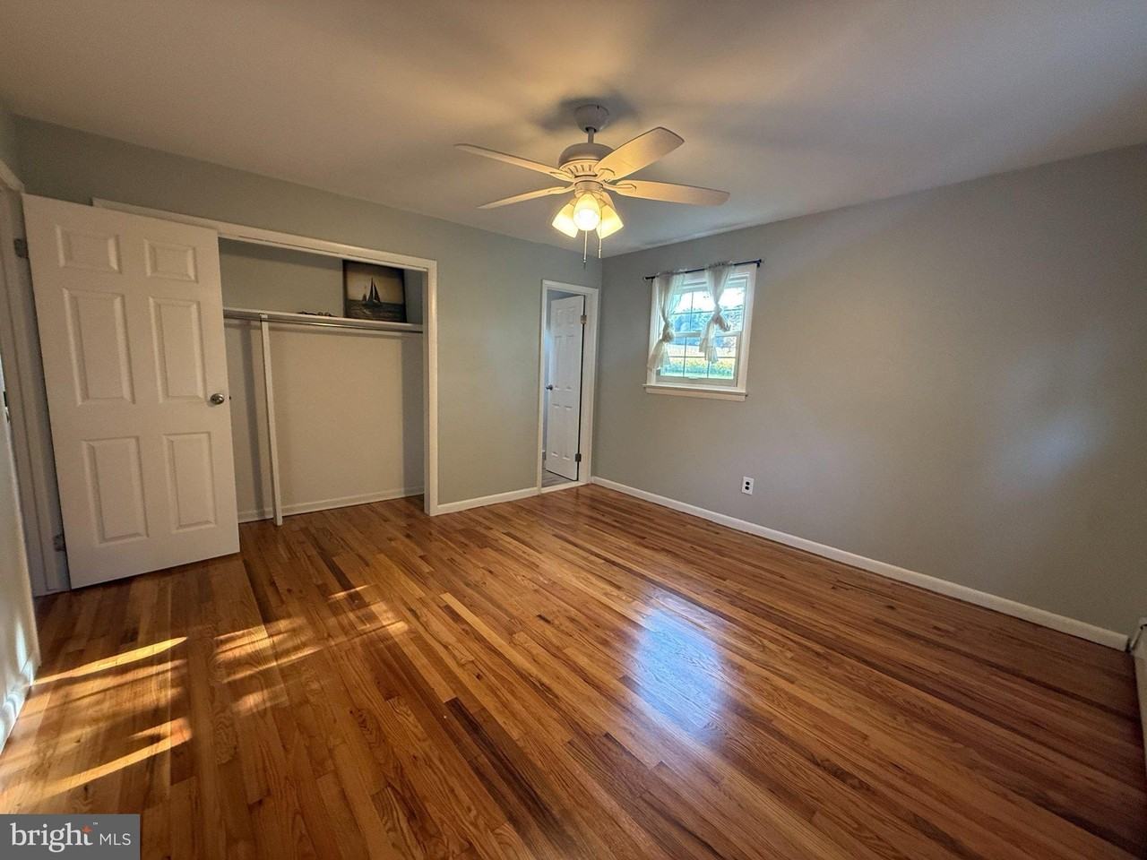 1540 Broadrun Rd - Photo 6 of 15