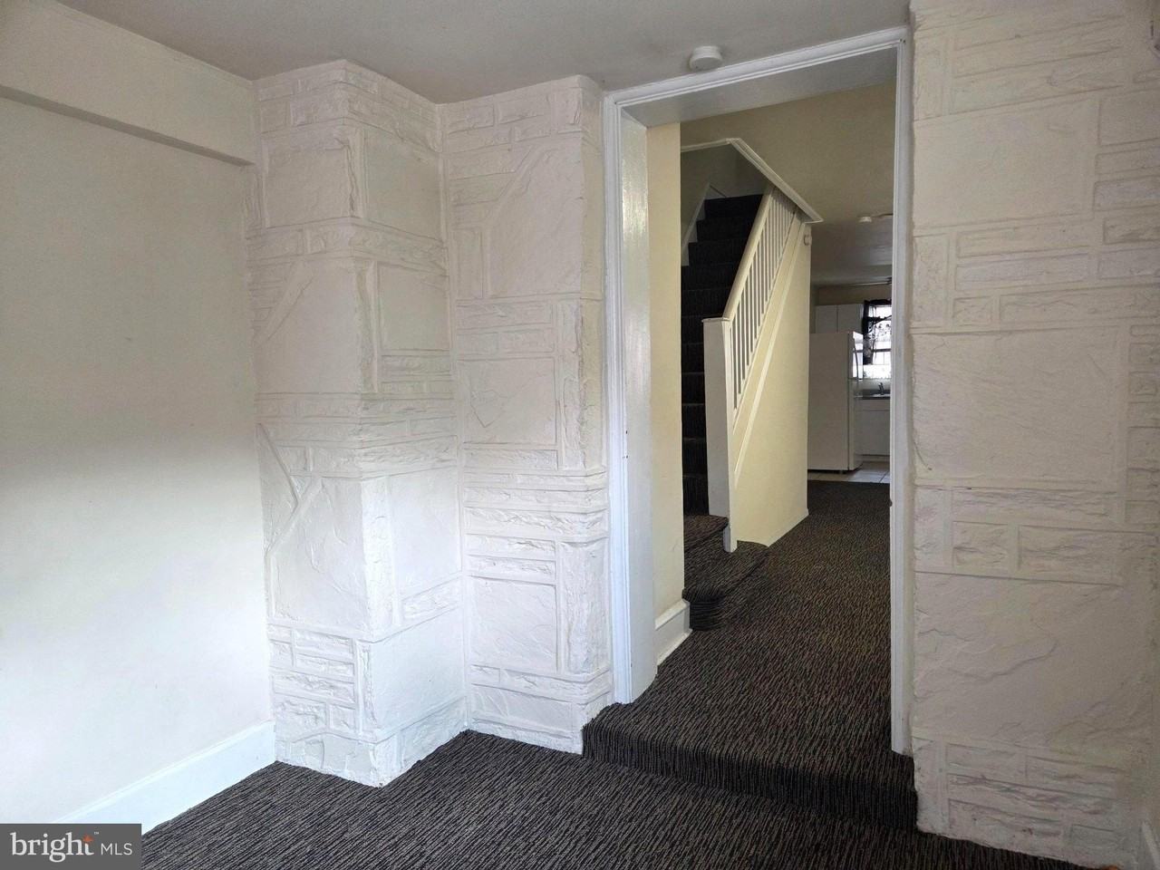 441 Croyden Rd - Photo 3 of 15