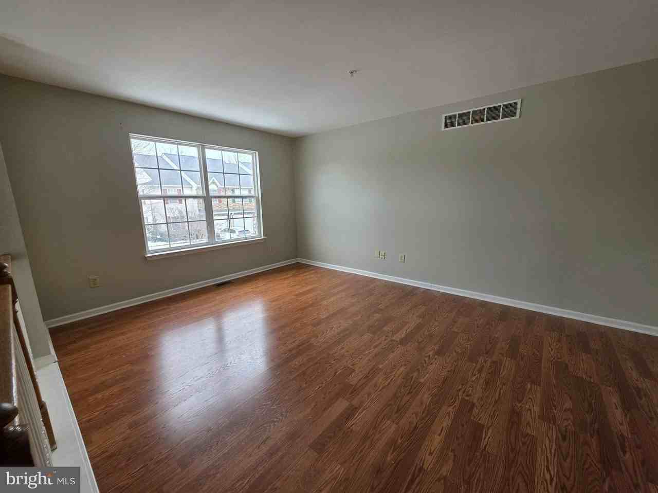 347 Glenn Rose Cir - Photo 3 of 25