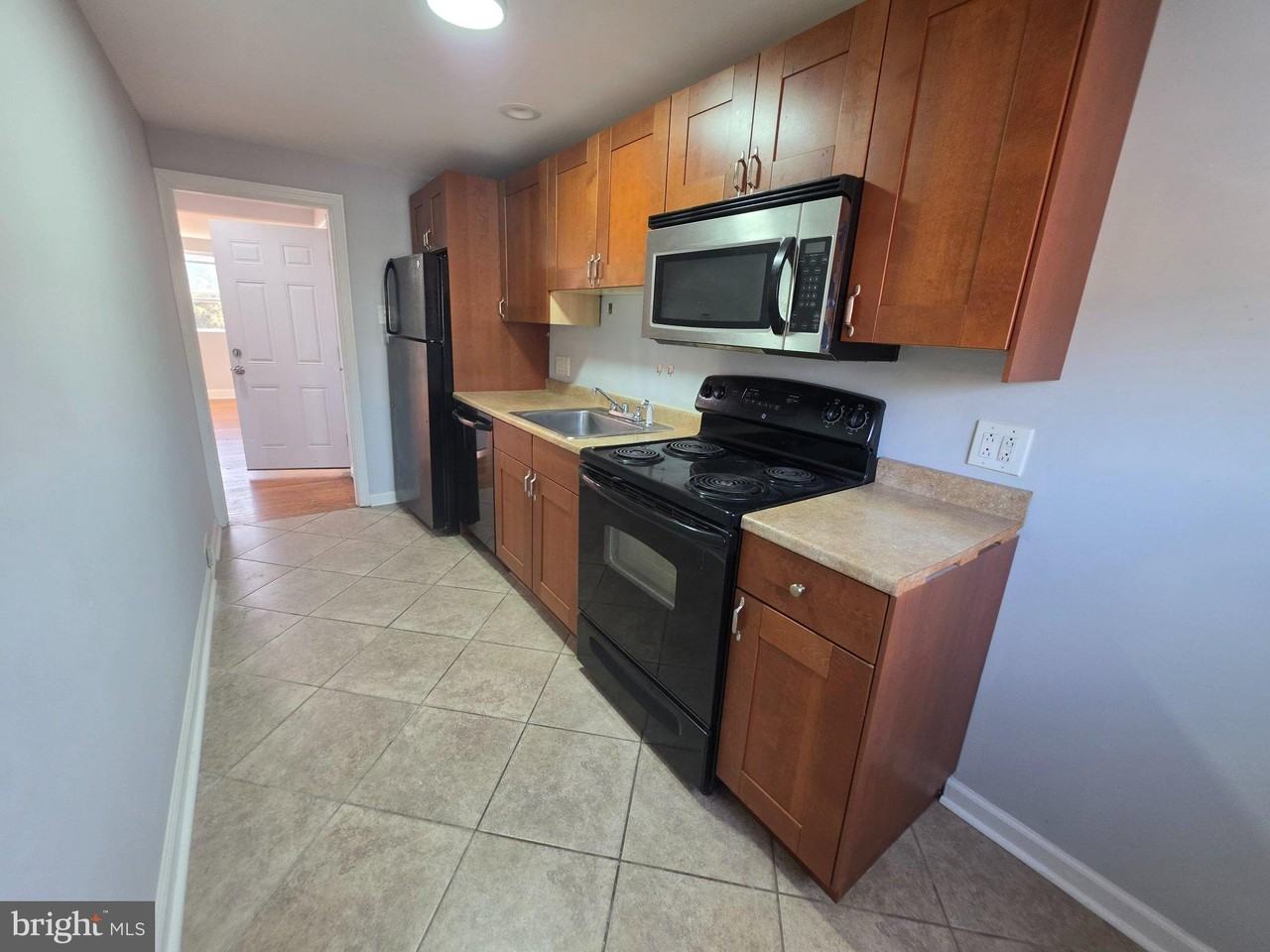 7701 Gilbert St - Photo 2 of 8