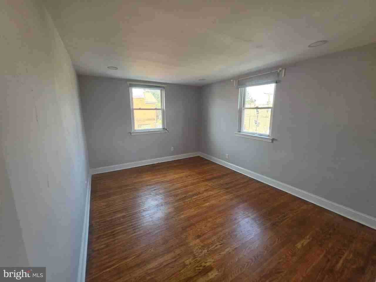 7701 Gilbert St - Photo 3 of 8