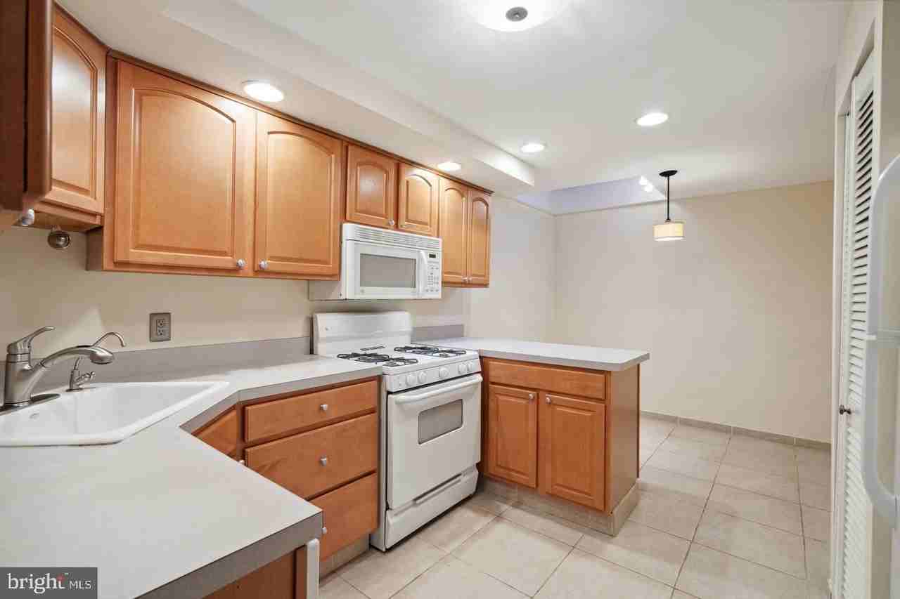 830 Kater St - Photo 7 of 27