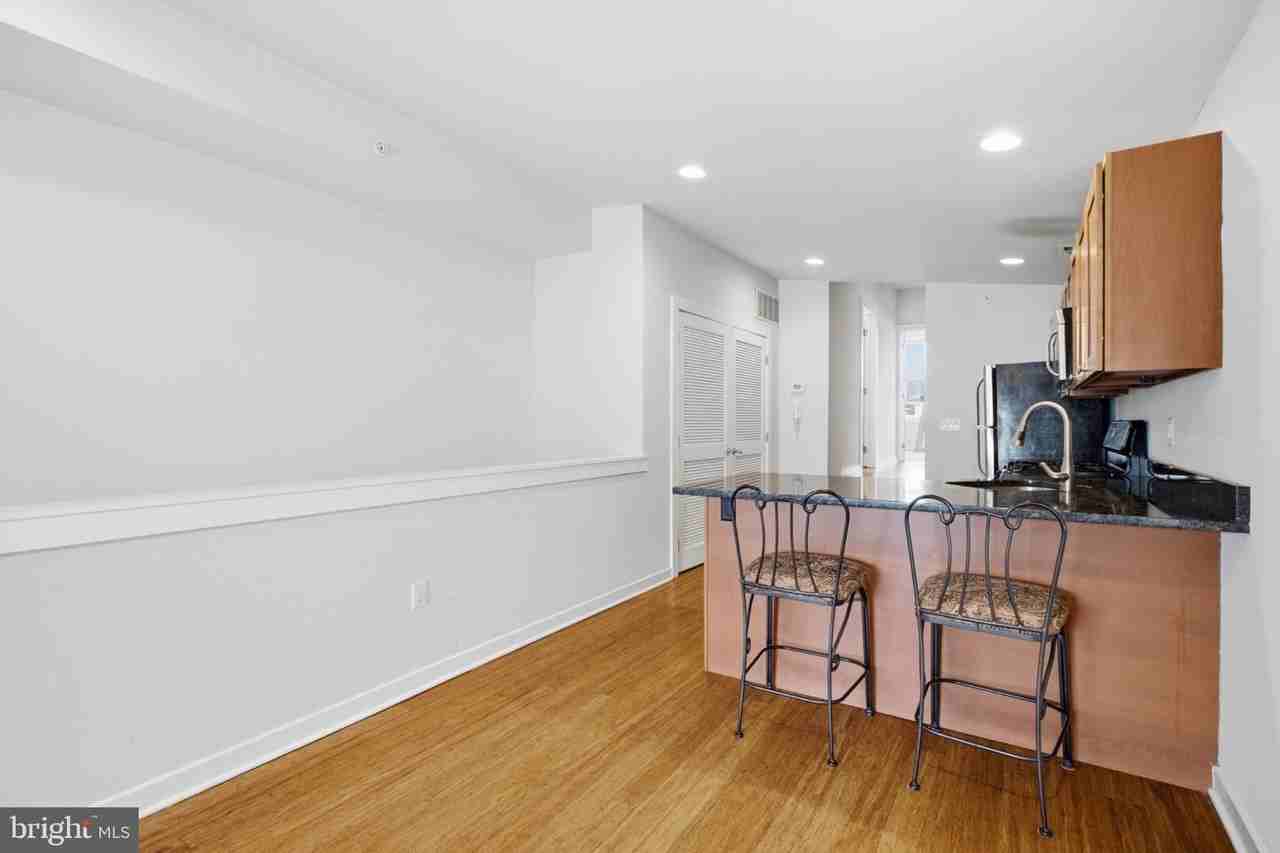 1418 Christian St #3 - Photo 7 of 22