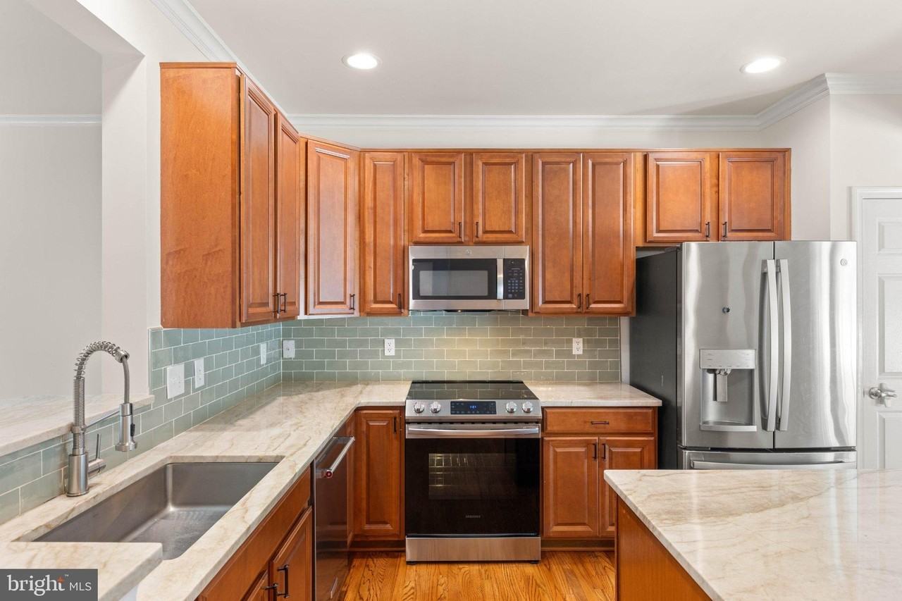 1953 Asheville Dr - Photo 6 of 32