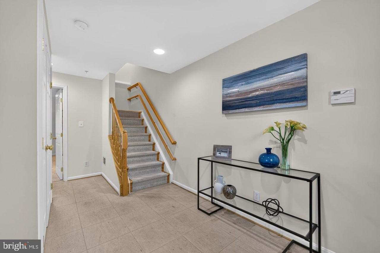 122 Sanborn Pl - Photo 3 of 49