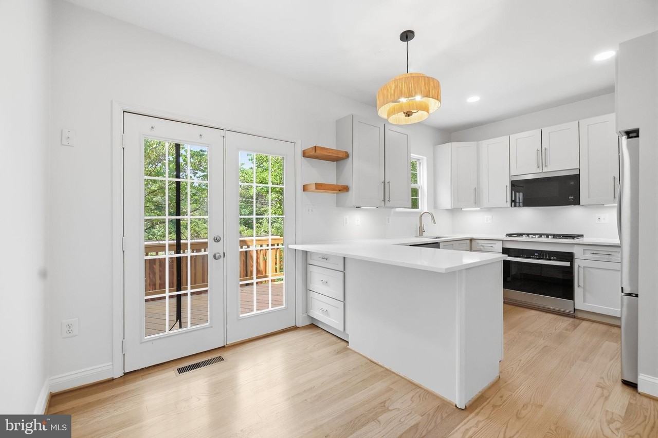 3839 Watkins Mill Dr - Photo 4 of 42