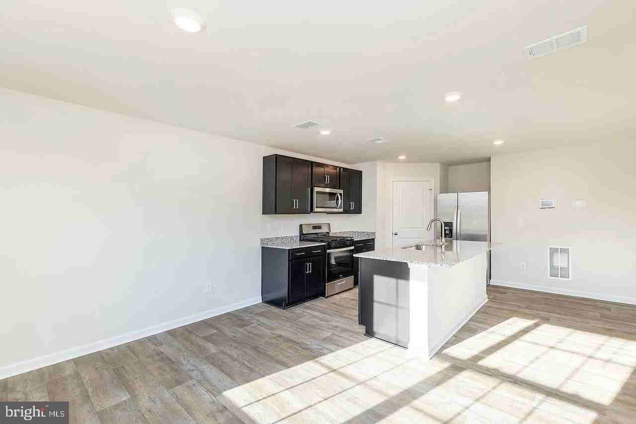 174 Hamstead Dr - Photo 5 of 23