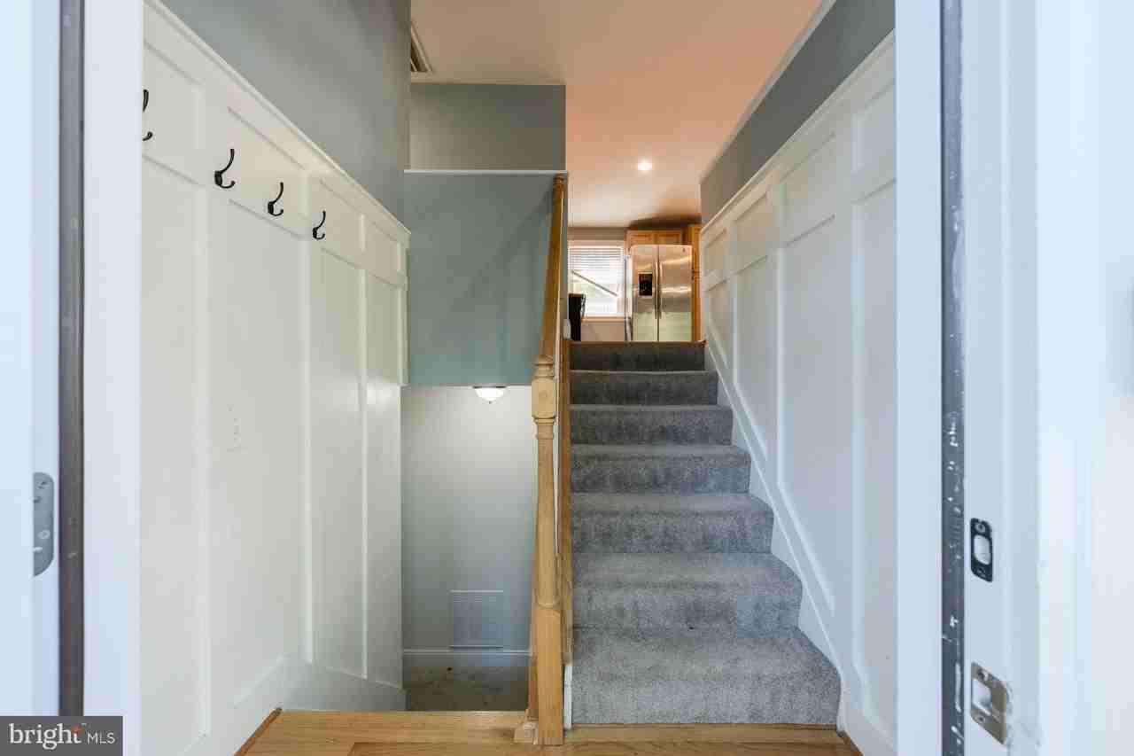 12611 Saylers Creek Ln - Photo 4 of 34